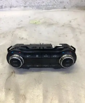 Mercedes-Benz B W246 W242 Climate control unit A2469003816
