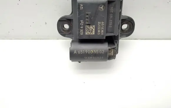 Mercedes-Benz E W212 Glow plug pre-heat relay A6519005502 0522120204 12339033431