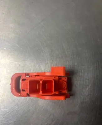 Volkswagen Jetta VI Battery relay fuse 8R0915639