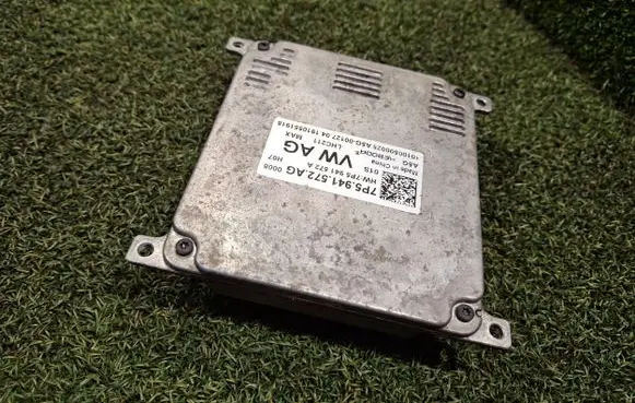 Porsche Cayenne (9Y0 9Y3) Headlight ballast module Xenon 7P5941572AG 7P5941572A 10100500025