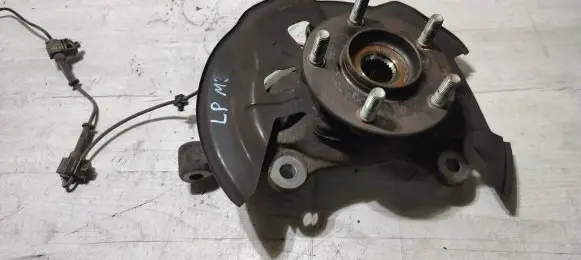 Mazda 3 III Front wheel hub C300