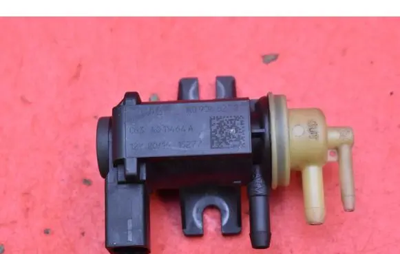 Skoda Octavia Mk3 (5E) Vacuum valve 04L131051F