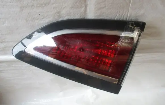 Tailgate rear/tail lights