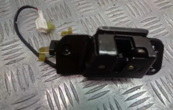 Chevrolet Lacetti Tailgate exterior lock 