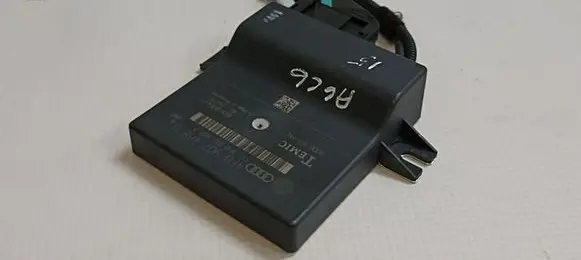 Audi A6 S6 C6 4F Gateway control module 4F0907468D
