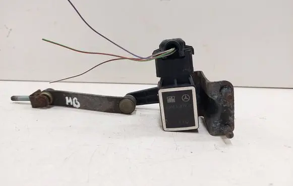 Mercedes-Benz E W211 Air suspension front height level sensor A0105427717