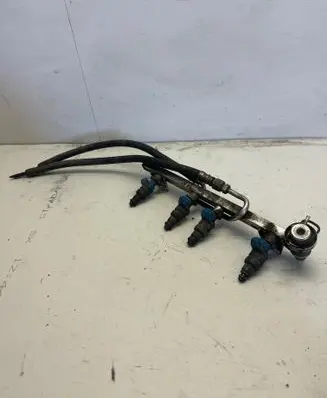 Audi A4 S4 B5 8D Fuel injector 06B133551