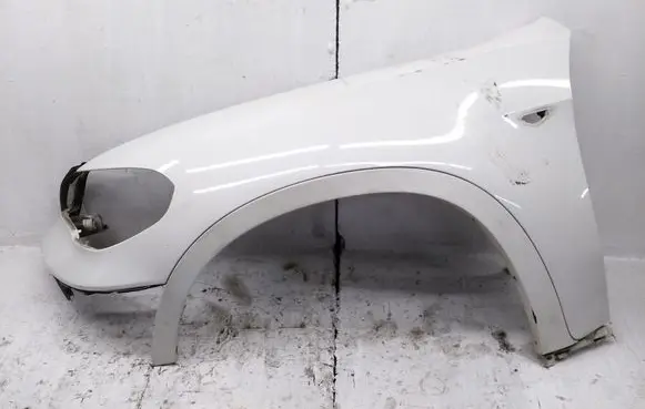 BMW X5 E70 Fender