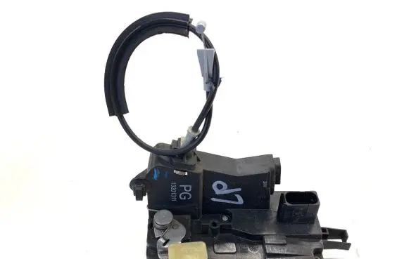 Opel Vectra C Front door lock 13201311