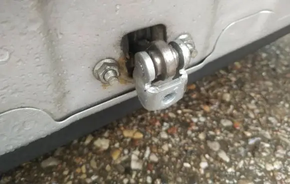 Opel Vectra C Rear door check strap stopper
