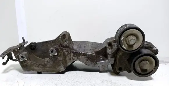 Renault Koleos I Generator/alternator bracket 8200527320