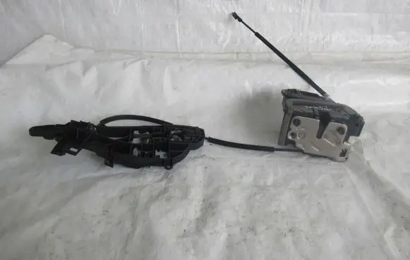 Opel Astra K Sliding door lock 13598364