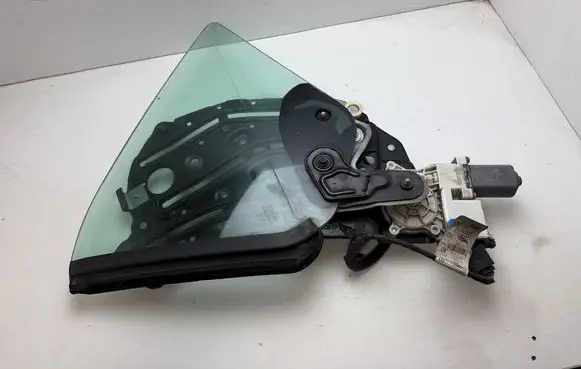 Ford Mustang V Rear side window 76304A09H