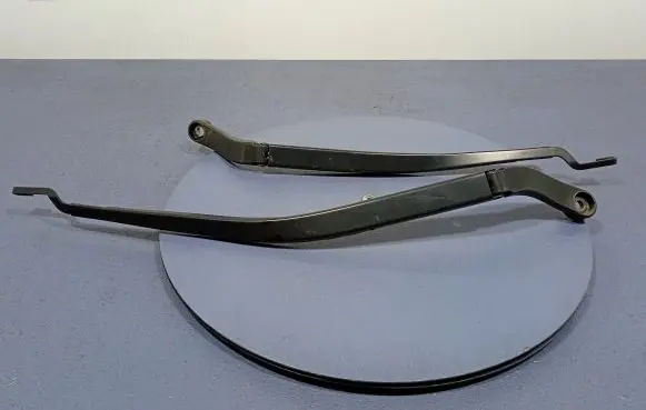 Chrysler Pacifica Front wiper blade arm