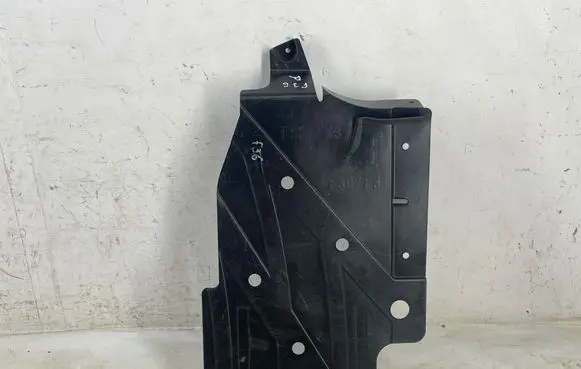 BMW 4 F36 Gran coupe Center/middle under tray cover 7258050 8062222 57550913