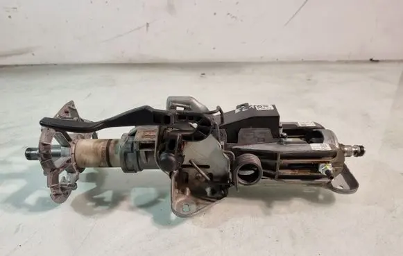 BMW 5 E60 E61 Steering wheel axle 6780876