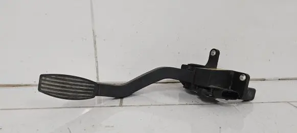 Iveco Daily 4th gen Accelerator throttle pedal 504061734 686308541 0281002632