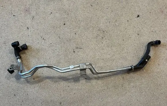 BMW 5 G30 G31 G38 Engine coolant pipe/hose 8575759