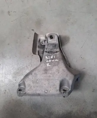 BMW 3 F30 F35 F31 Engine mounting bracket 6784824 13992010 2MMA11