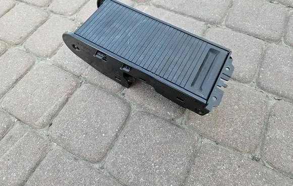 Opel Astra L Center console 9841362780