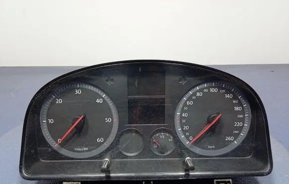 Speedometer (instrument cluster)