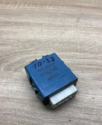 Toyota Yaris Door control unit/module 8598052051 0515003580