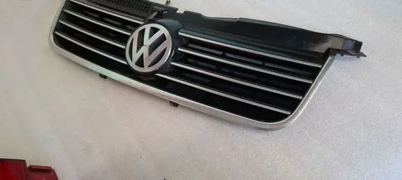 Volkswagen PASSAT B5.5 Front bumper upper radiator grill 3B0853651L
