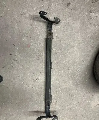 Volvo V50 Bottom radiator support slam panel 