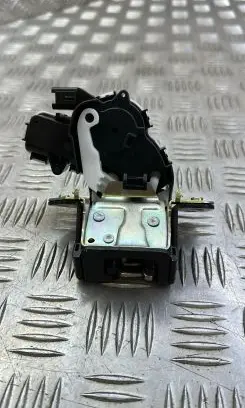 Mazda 3 II Tailgate/trunk/boot lock/catch/latch