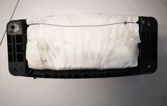 Mercedes-Benz A W176 Passenger airbag A1768600002 618237602