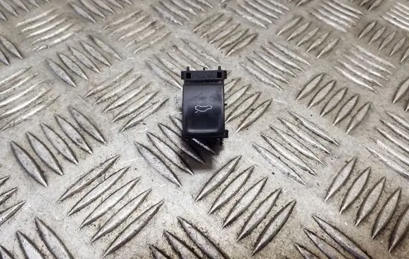 Tailgate opening switch