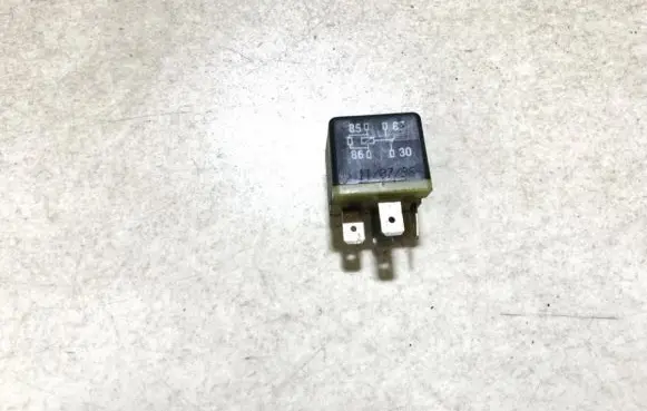 Audi A4 S4 B5 8D Other relay 431951253h