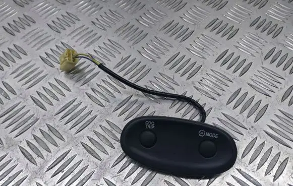 Toyota Yaris Verso Cruise control switch 