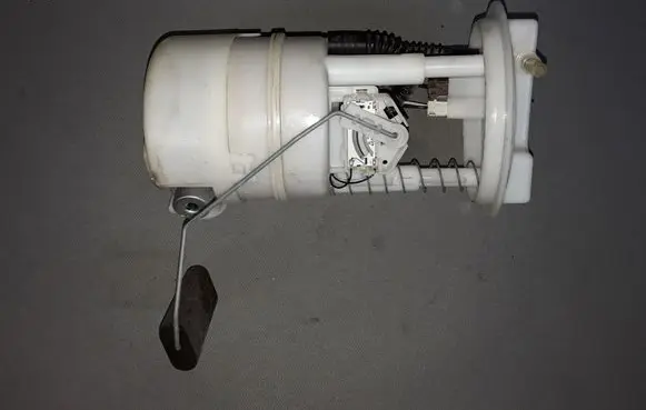 Nissan Juke I F15 In-tank fuel pump 170409U01C
