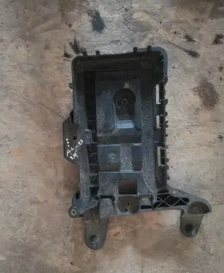 Audi A3 S3 8P Battery tray 1K0915333