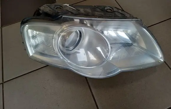 Volkswagen PASSAT B6 Headlight/headlamp 3C0941006J