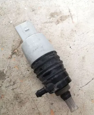 Ford Mustang VI Windscreen/windshield washer pump