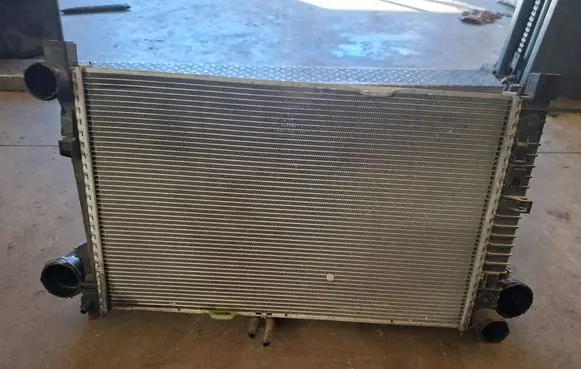 Mercedes-Benz C W203 Radiator set A2035000603 A2035001154 8ML376776351