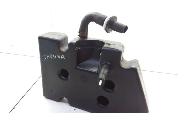 Vacuum air tank
