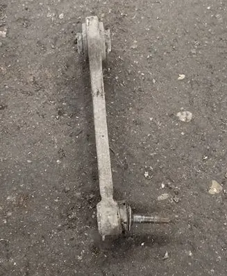 Rear control arm