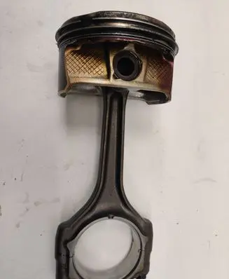 Dodge Charger Piston with connecting rod