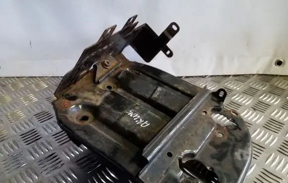 Nissan Juke I F15 Battery tray 