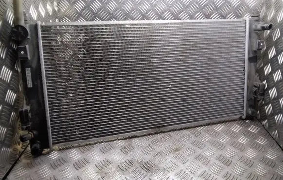 Nissan Leaf I (ZE0) Coolant radiator