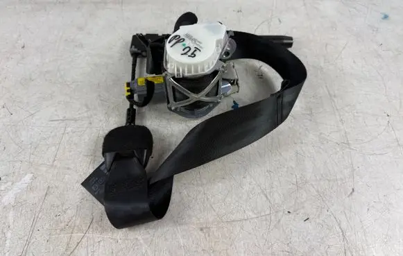 Peugeot 3008 I Front seatbelt 34154287A