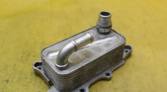 Engine oil radiator