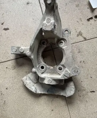 Volvo S60 Front wheel hub spindle knuckle