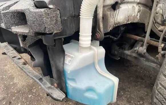 Skoda Citigo Windshield washer fluid reservoir/tank