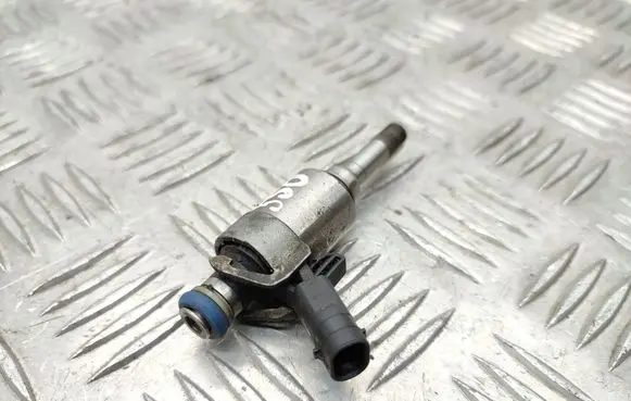 Audi A4 S4 B8 8K Fuel injector 06H906036G