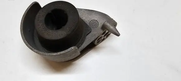 Jeep Grand Cherokee WL Muffler mount bracket/holder 68466128AB