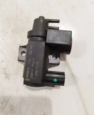 Toyota Avensis T270 Vacuum valve 258190r011